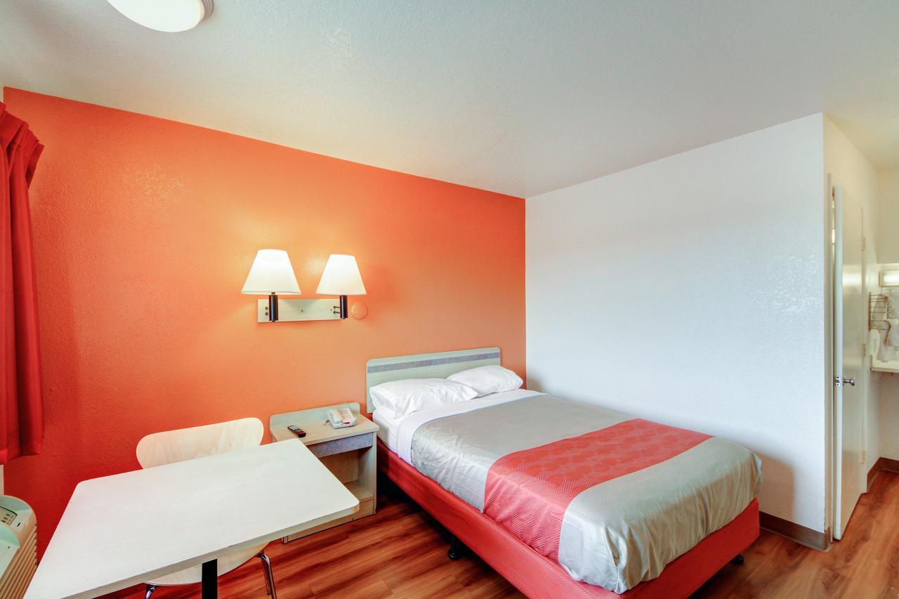 Motel 6 - Oklahoma City Airport Стая снимка