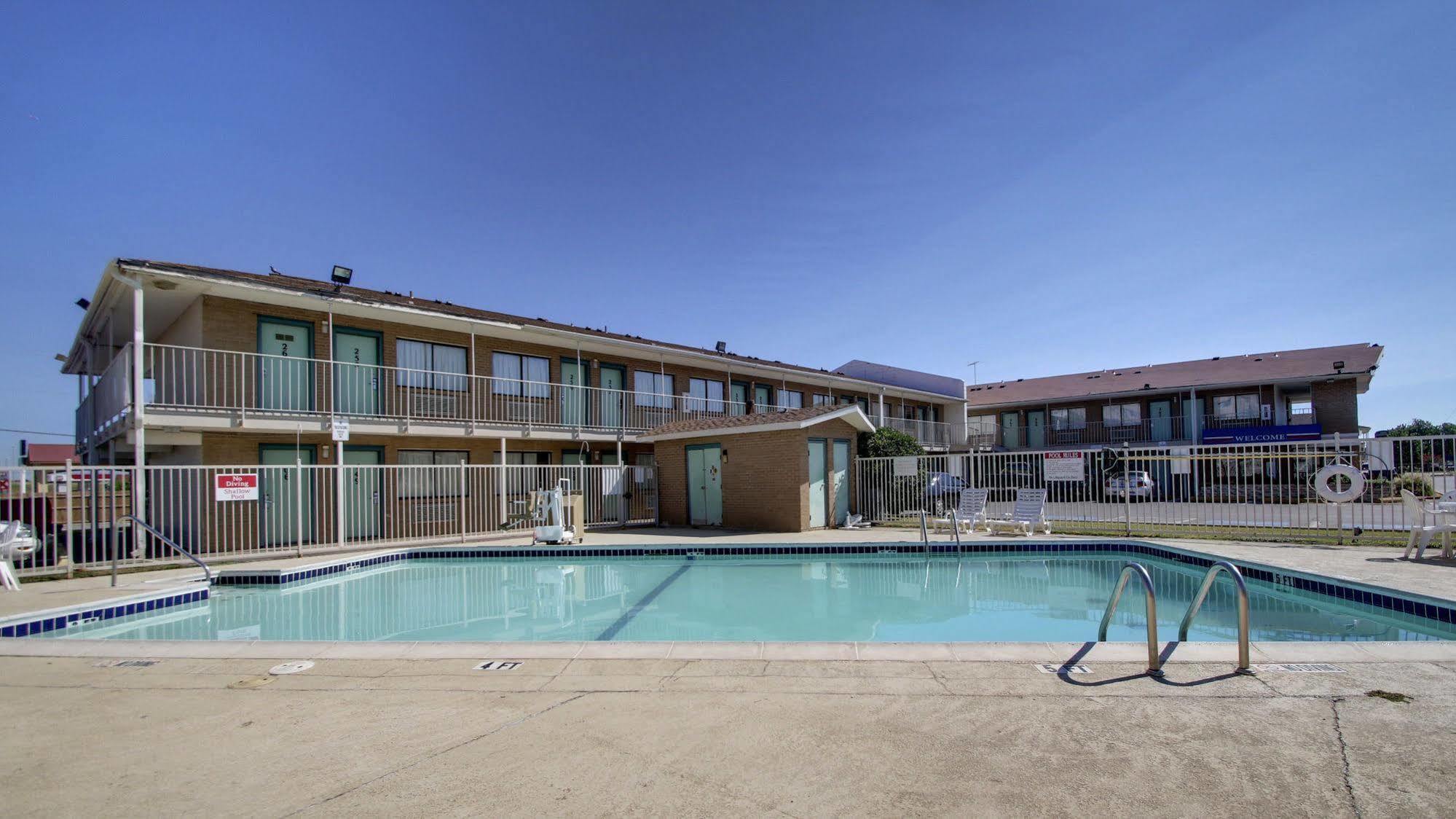 Motel 6 - Oklahoma City Airport Екстериор снимка